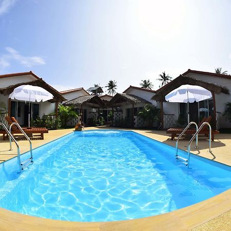 Vivi Bungalows Resort Nai Harn Kültér fotó